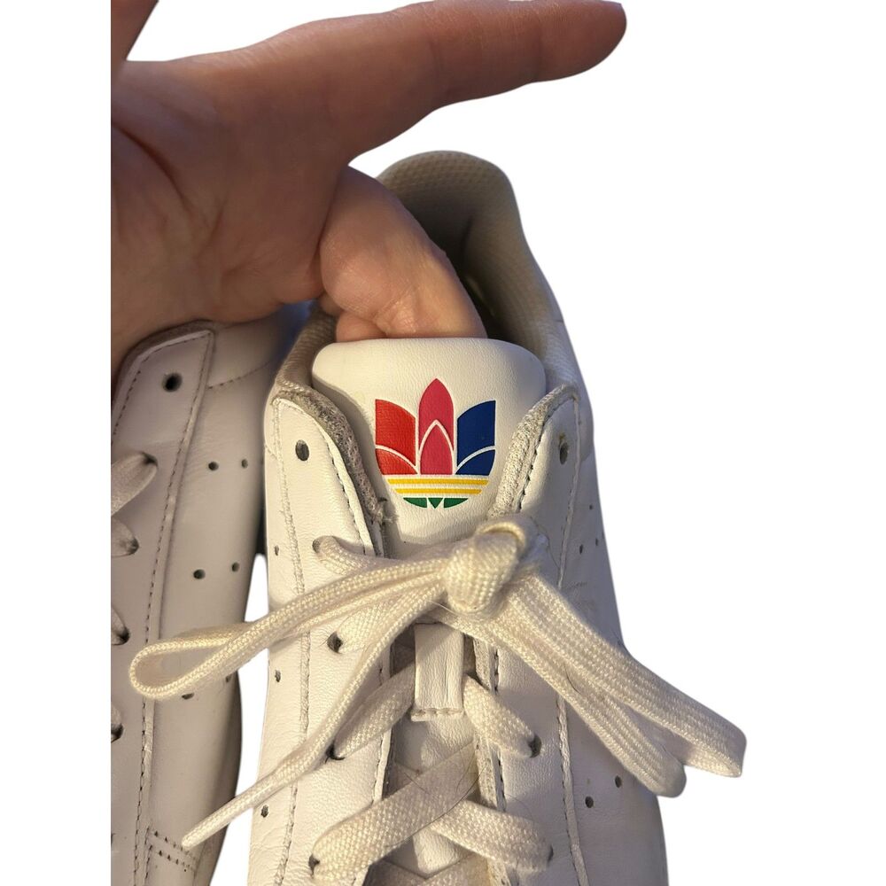 Boys Adidas Superstar Pure Cloud White Size 5.5 (equivalent to women's 7.5) - Picture 6 of 9